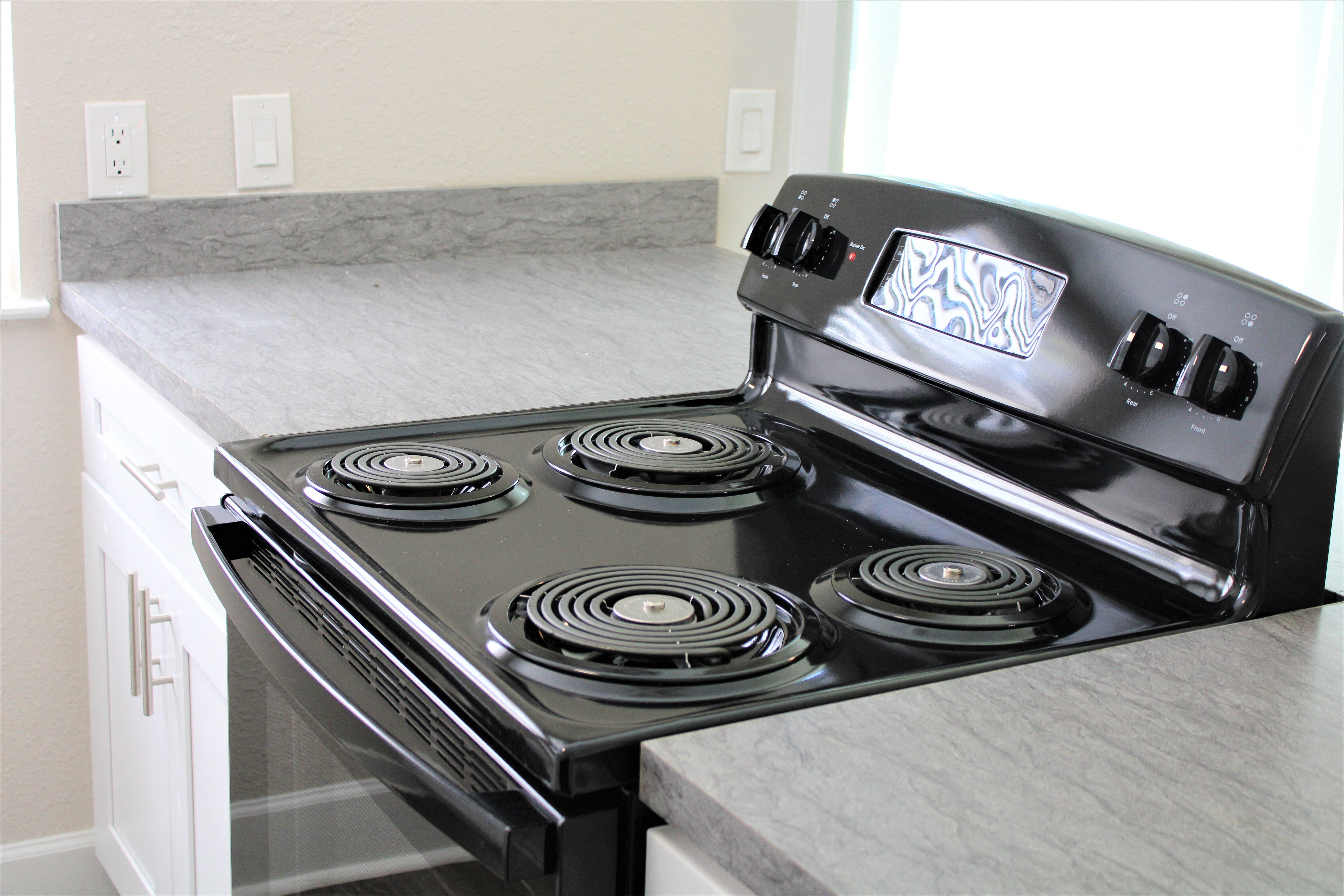 Manchester Ridge apartments in College Park, GA photo of outside of oven